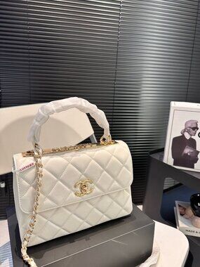 CHANEL bag